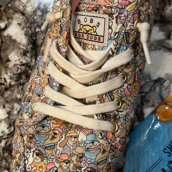 Almost new worn once out grew supper fast have BOX - Picture 3 of 3